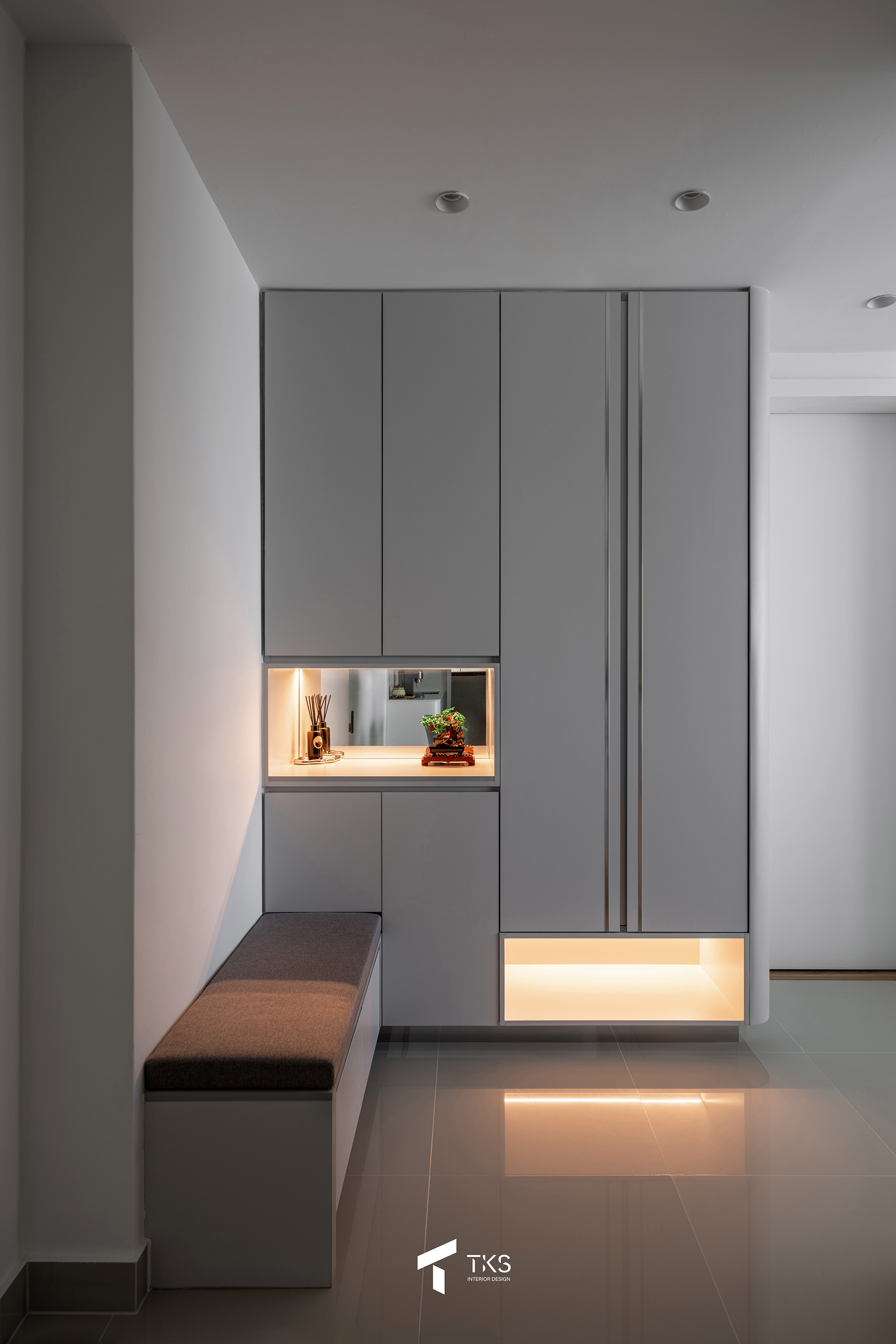 "Streamlined Contemporary French Design" @ EAST PARC-4