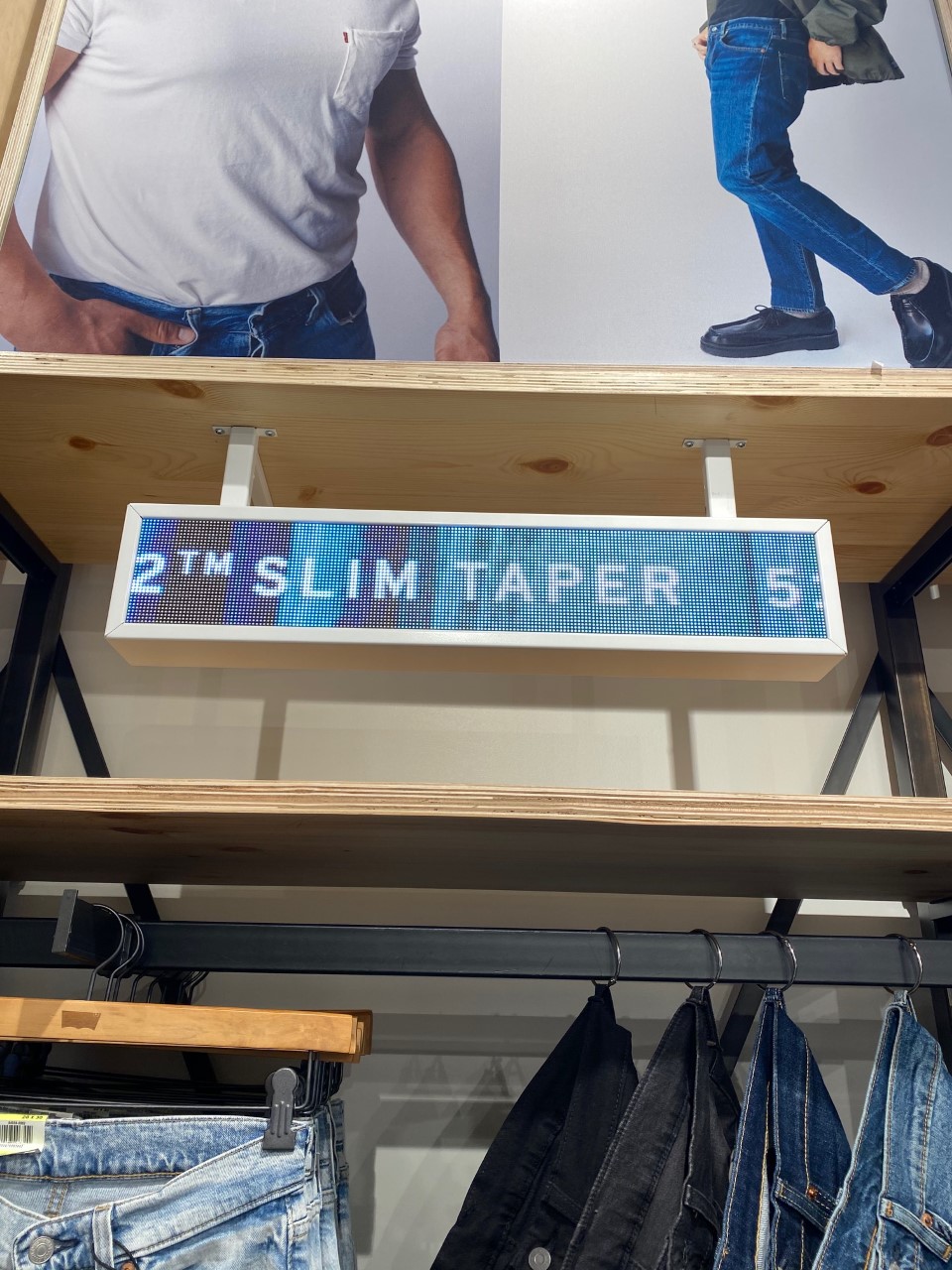 李维斯(Levi’s)®牛仔裤和 T 恤 X 幸运狐(Lucky Fo)丨英国丨Lucky Fox-5