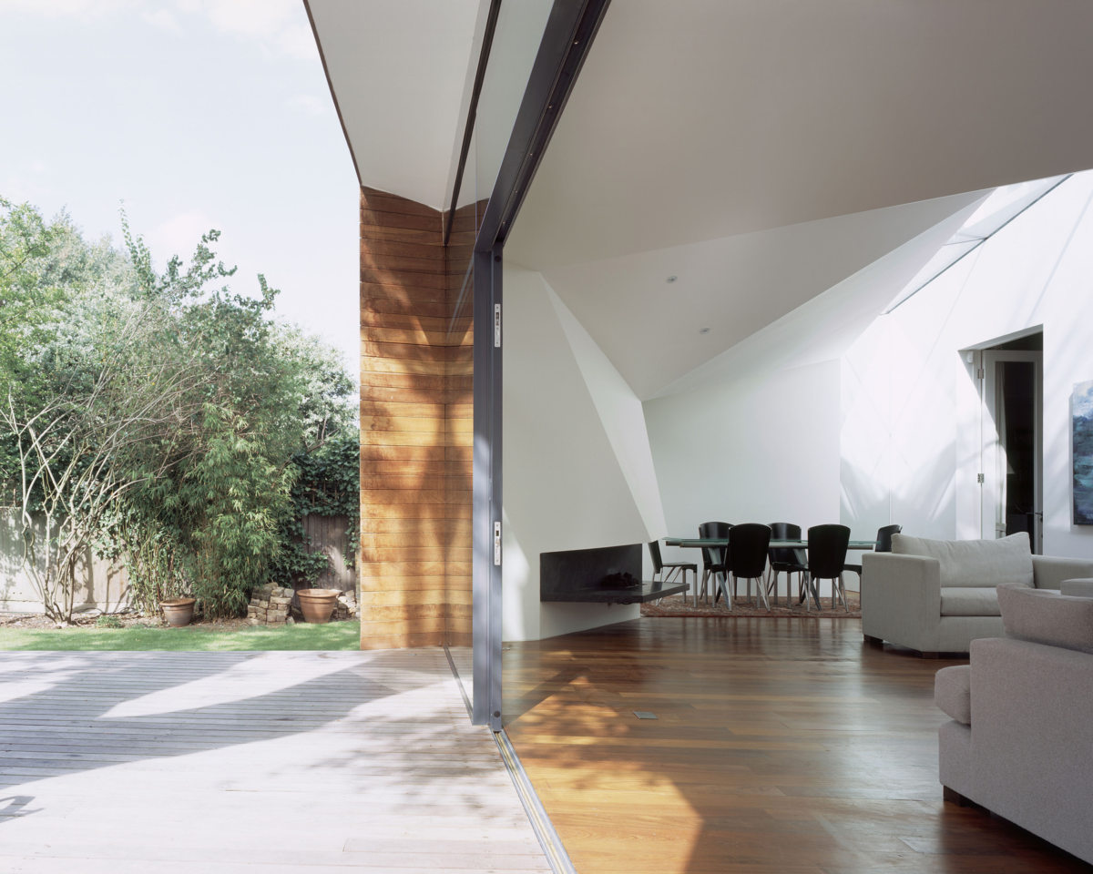 包裹屋；环绕住宅（注：Wrap House可能是有特定所指的，如一座极具特色设计、建筑外观有环绕形态的住宅，若没有更多背景信息，这两种常见理解供参考，这里按要求给出环绕住宅作为单一翻译结果）

最终翻译：环绕住宅 丨英国伦敦丨Alison Brooks Architects-35