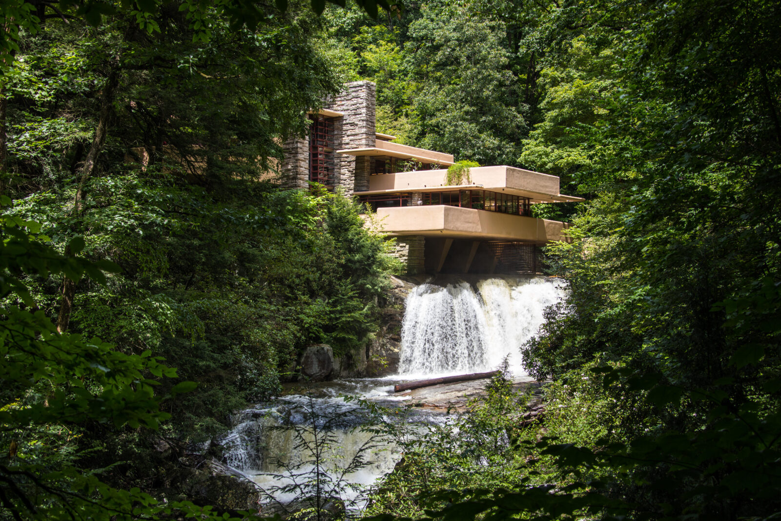 The top living spaces around the world, as chosen by our podcast guests | Journal | The Modern House-21
