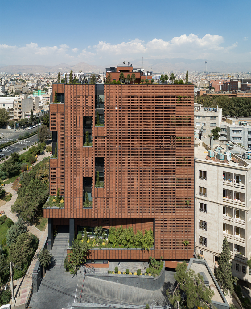 矛盾中的和谐 | 高科技与传统元素的融合-54