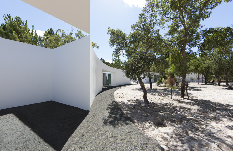 葡萄牙阿莲特如海岸的树屋奇观-25