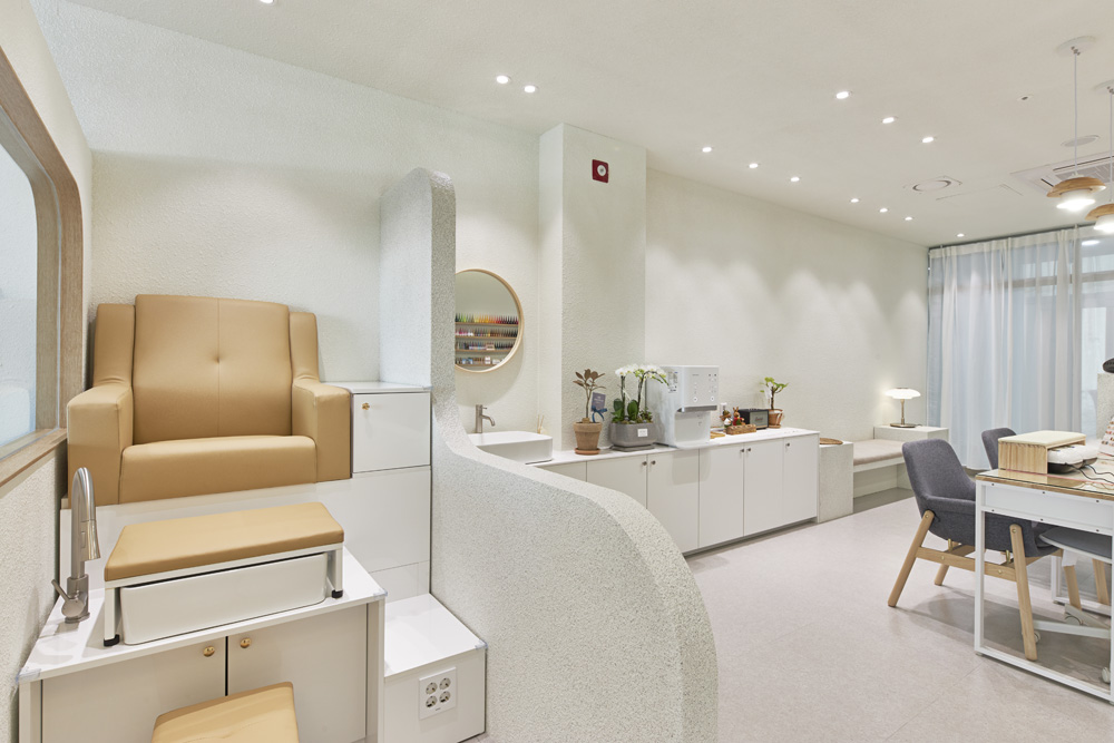 12 平米极简双店面 打造温馨小空间-5