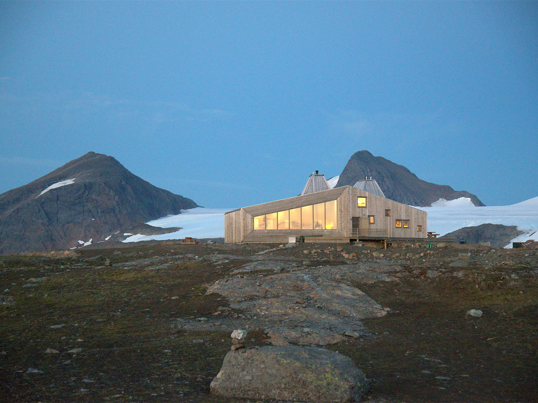 挪威 Rabot 救援小屋，抗风抗雪的温暖避风港-8