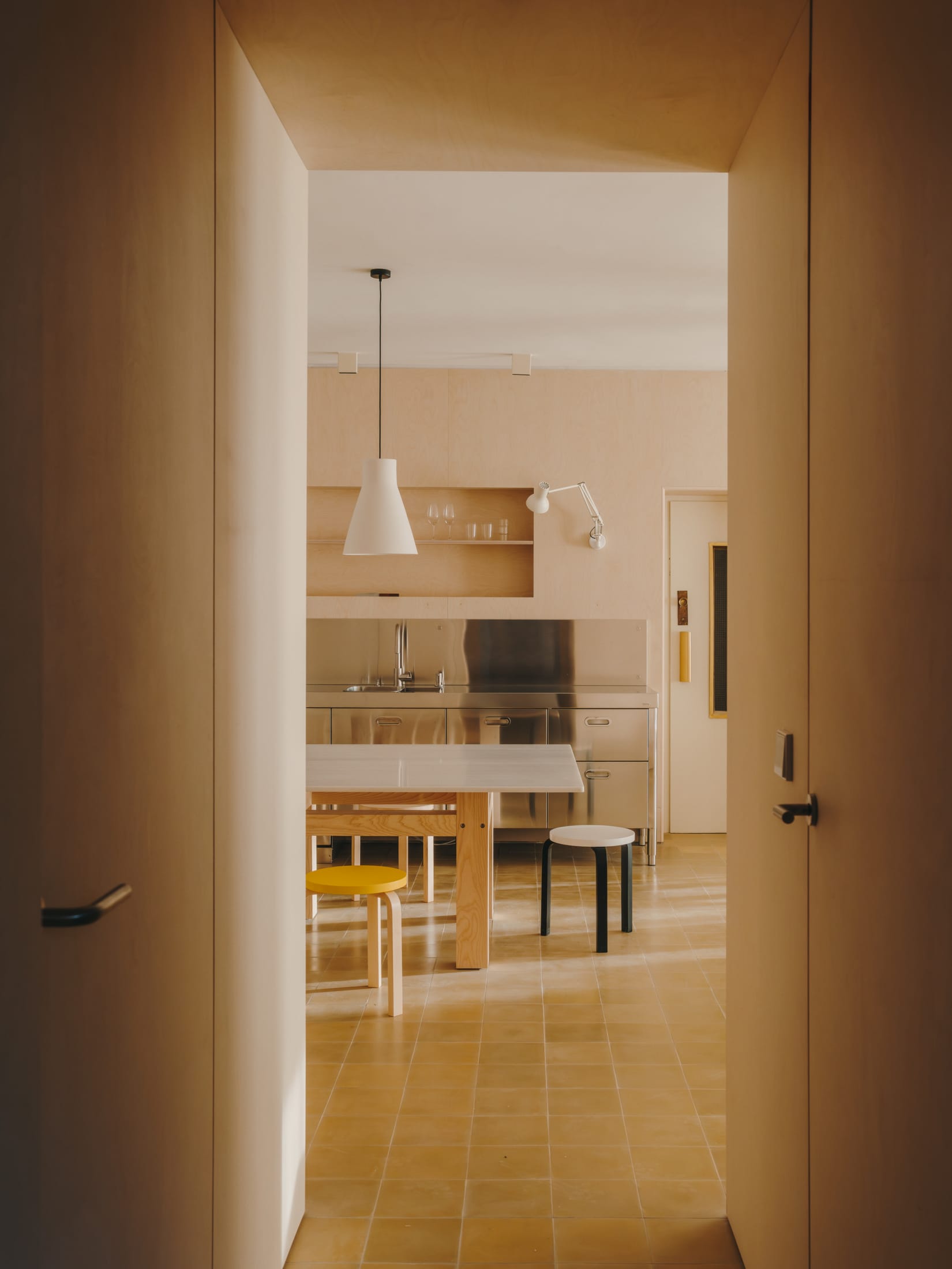 巴塞罗那Apt 21公寓丨西班牙巴塞罗那丨Skye Maunsell和Jordi Veciana-5