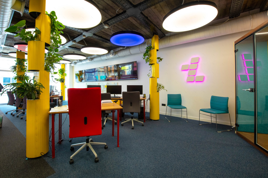 科技隐形的纽带——Telegrafi 办公室设计-16