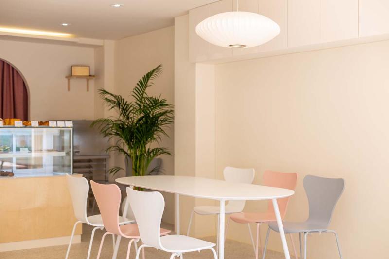 17 坪温馨咖啡馆，简约现代风格的魅力-6