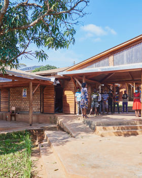 寺子屋学校丨乌干达丨TERRAIN architects