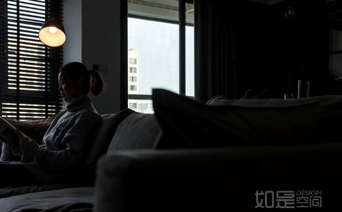 成都如是空间设计田青 | 水泥工业风平层住宅,回归本真美-10