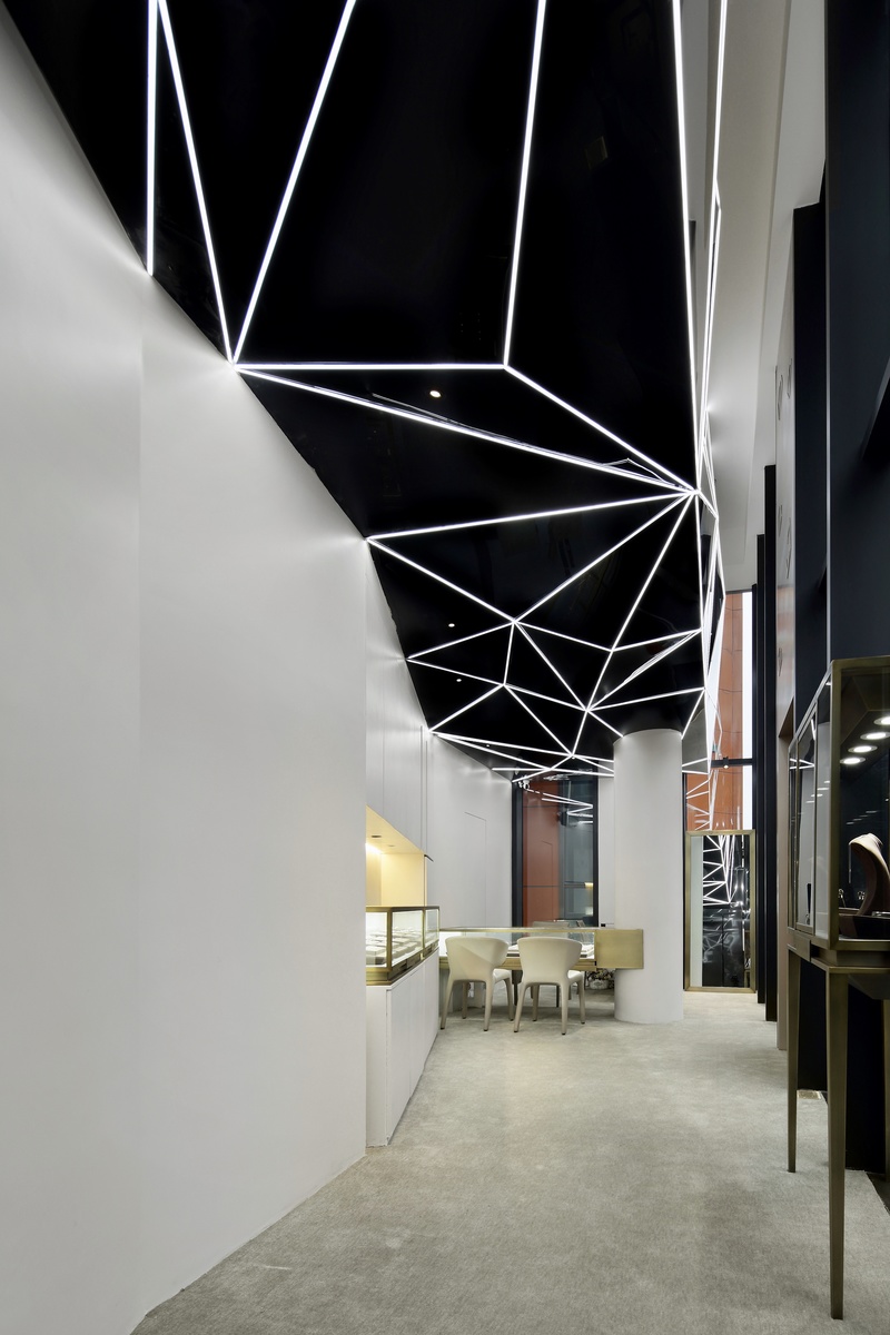 核心商圈“钻石礼盒”珠宝店-9