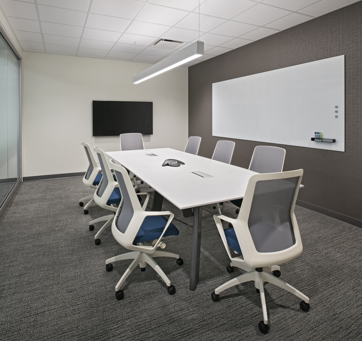 Home Point Financial Ann Arbor 办公室 - 自然光线与协作空间的完美结合-16