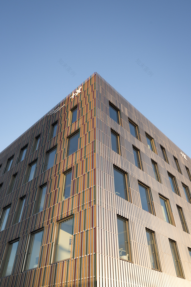 Mulhouse 车站区地标建筑 | DeA 建筑事务所打造的简约商业办公楼-10