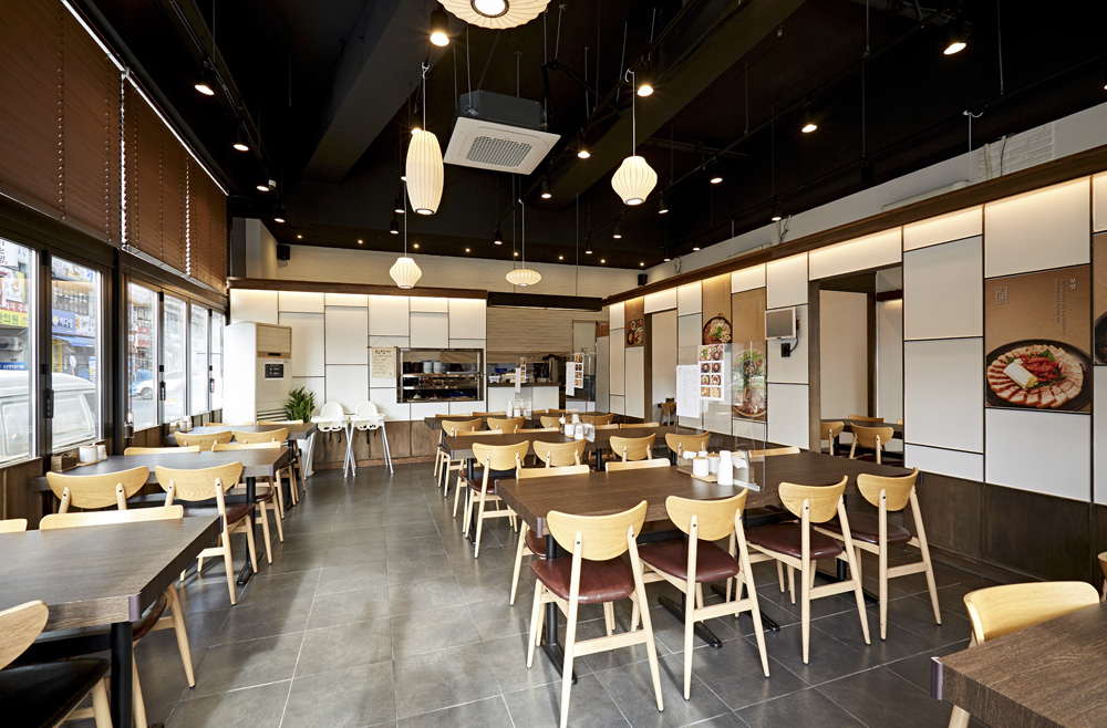 现代简约韩餐馆，温馨氛围中的美食盛宴-3