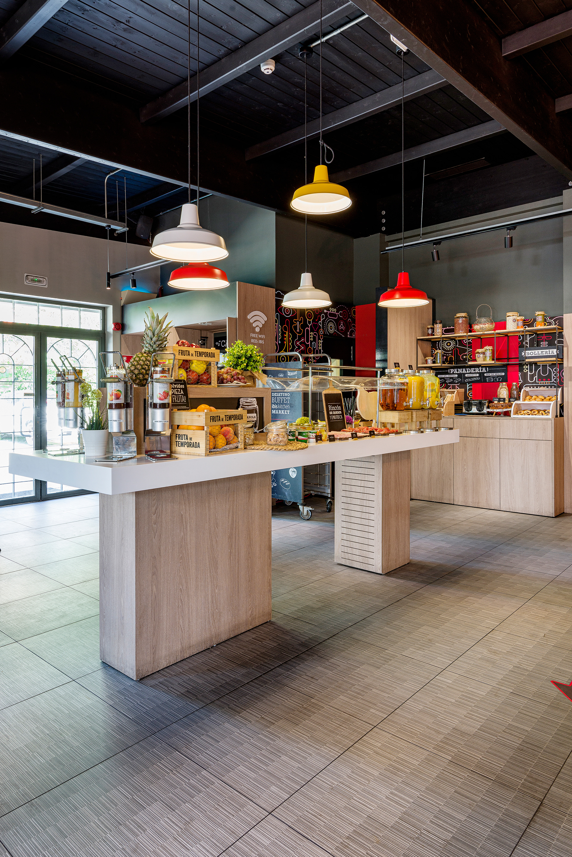 Lobby y zonas comunes del hotel IBIS Fuenlabrada-8