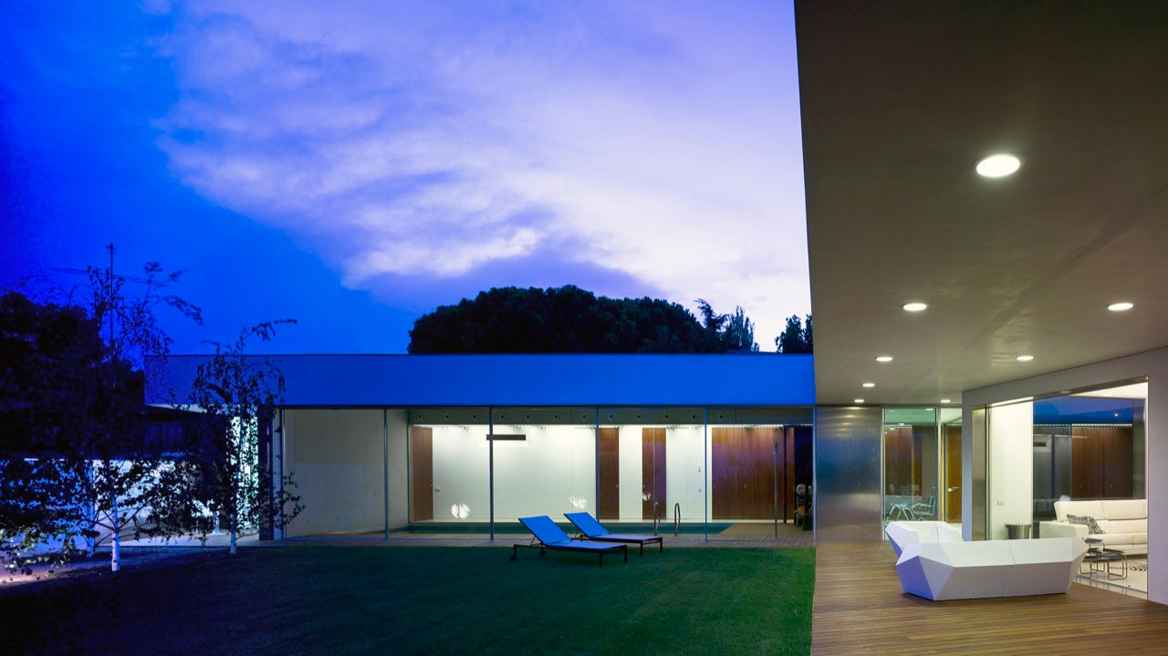 融合自然的西班牙现代住宅——G///bang El Caserón-26