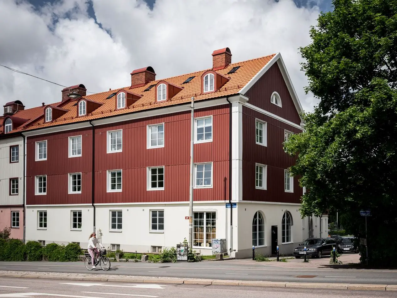 瑞典 80m2 工业风公寓 | 旧时面包店的优雅新生-13