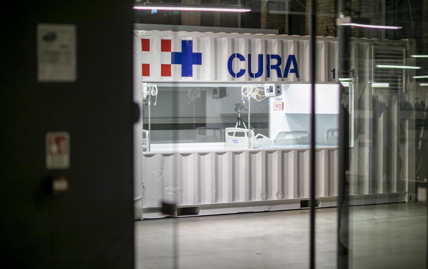 疫情下的紧急救治室·集装箱改建的 ICU 病房-19