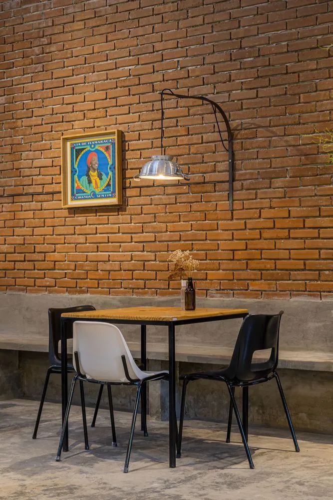 Descoberta 咖啡馆 | 工业风改造，融入街道的惊喜空间-15