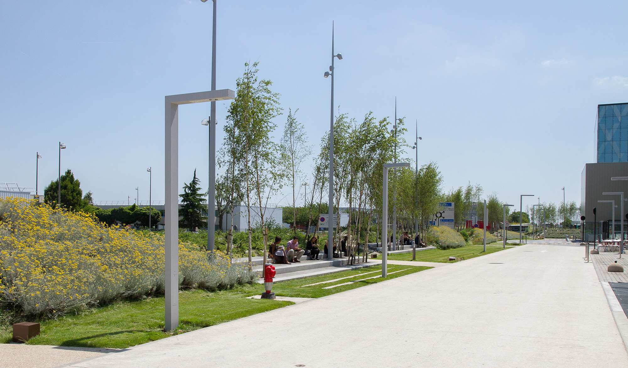 Centre de commerces et de services Aéroville - La Compagnie du Paysage-45