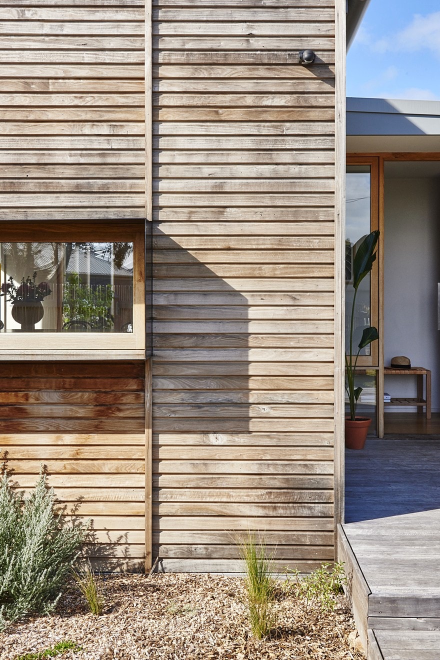 Riverwalk House / Irons McDuff Architecture-26