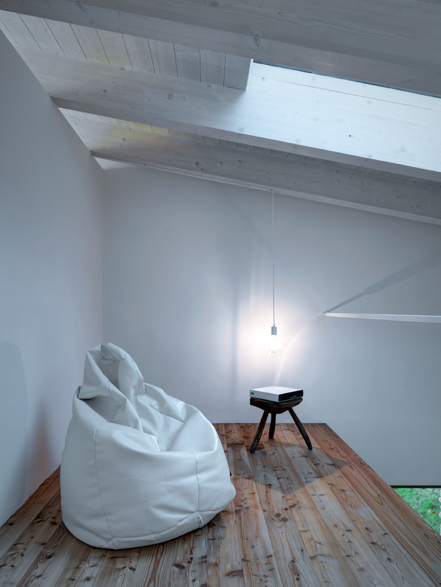 山地住宅“Casa VI”融入自然，现代与传统结合-44