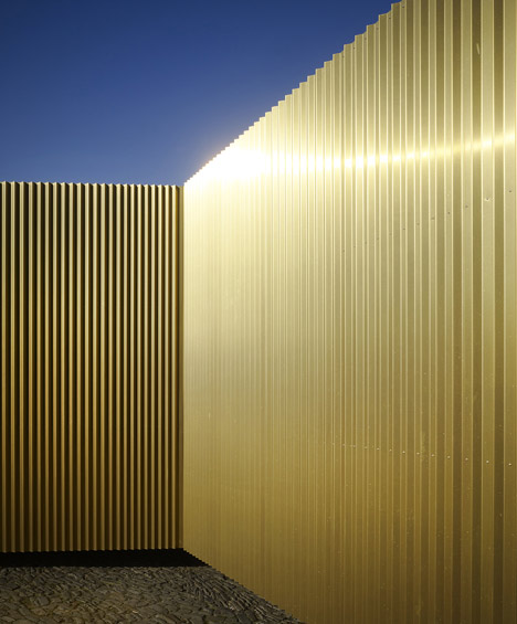 Golden Workshop by modulorbeat and Münster School of Architecture students | Dezeen-14