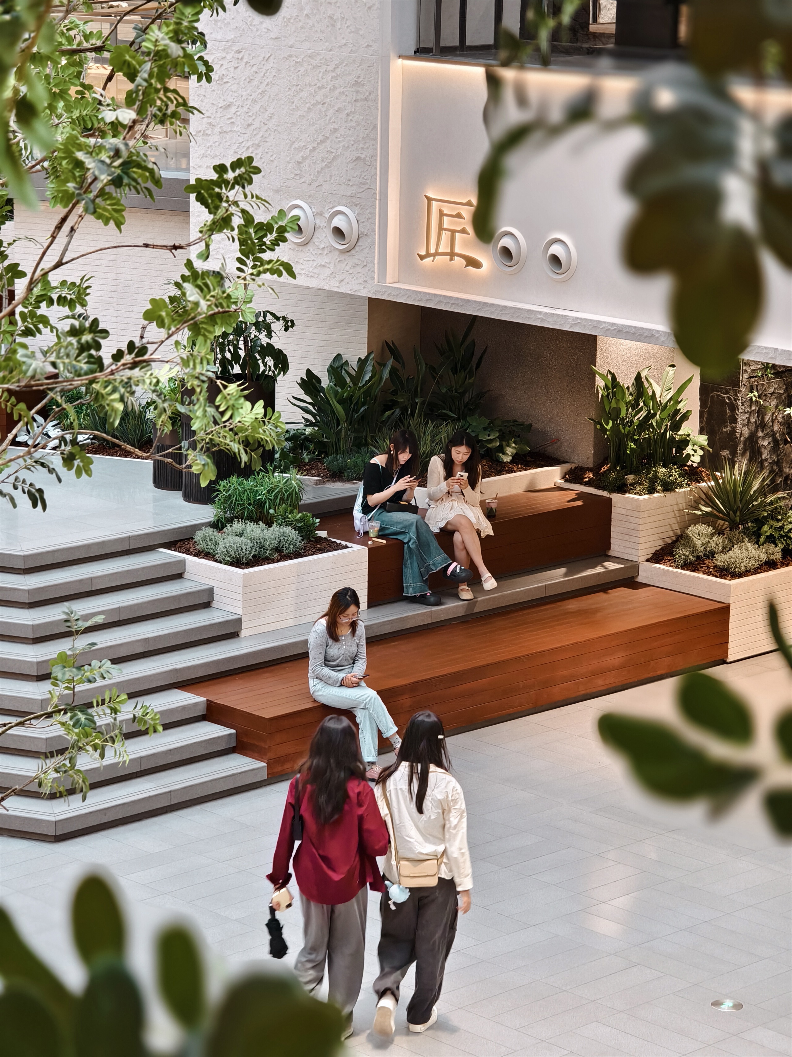 重庆龙湖北城天街B馆L4层室内景观营造丨中国湖北丨物候设计（重庆物候景观规划设计有限公司）-56