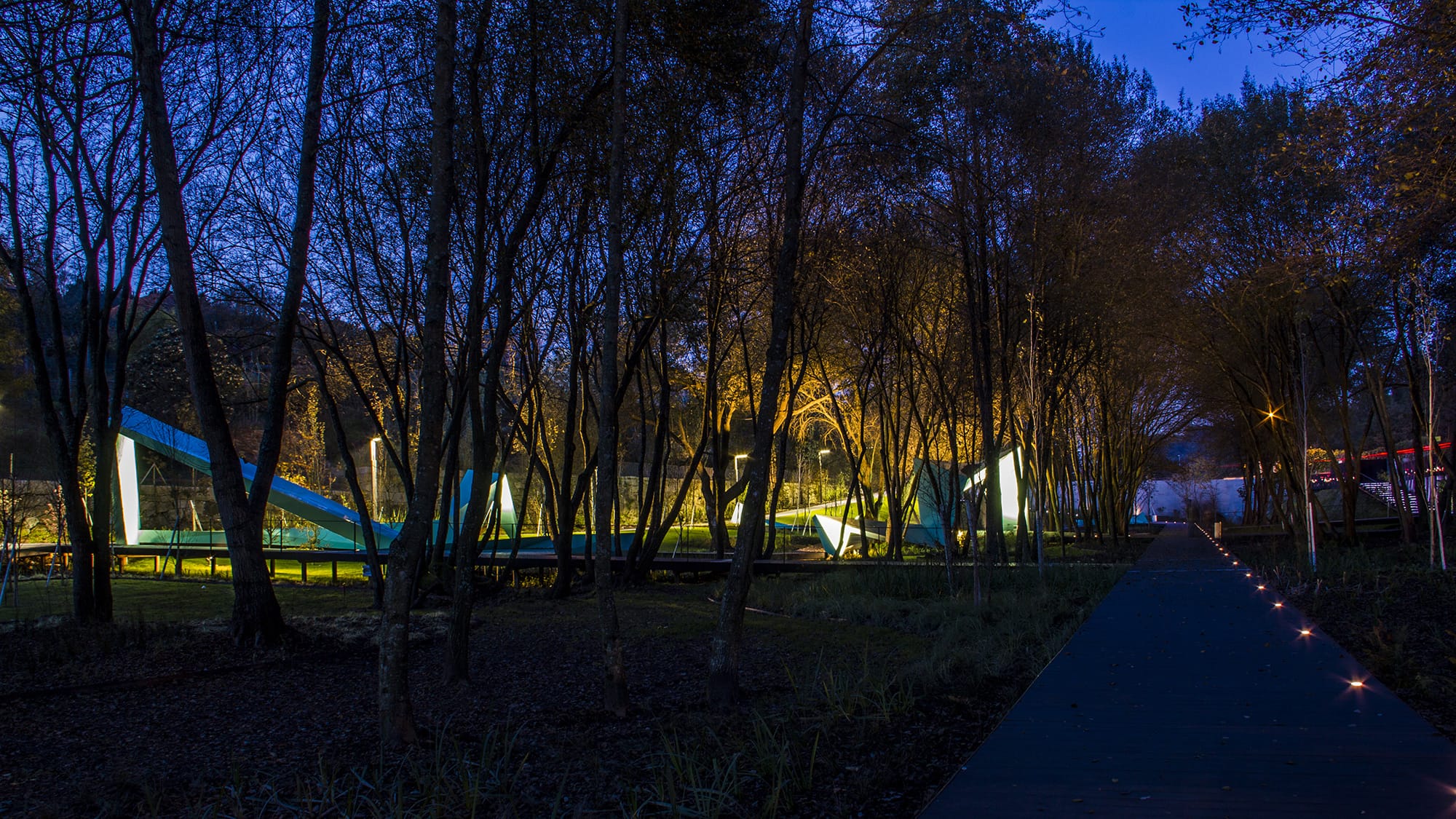 森林里的蓝色折纸公园丨葡萄牙波尔图丨Oh!Land studio-23