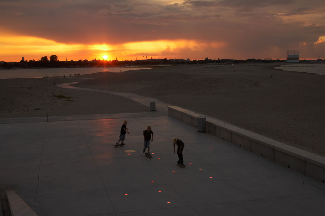 哥本哈根 Amager Beach 公园 | 人工海滩的都市休闲景观-20