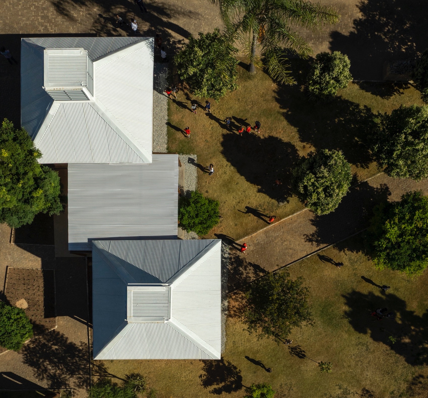 Vila Ninho学校 & João de Barro凉亭丨巴西米纳斯吉拉斯丨BIRI + MACh arquitetos等多方团队-7