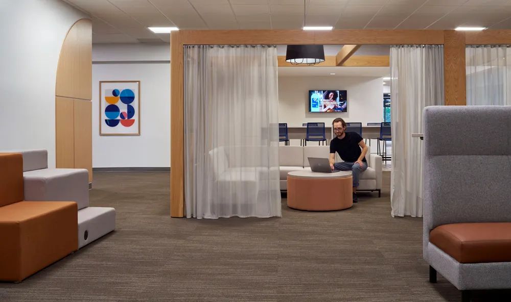 美国 Bread Financial 园区办公大楼升级丨美国哥伦布丨Unispace 设计团队-17