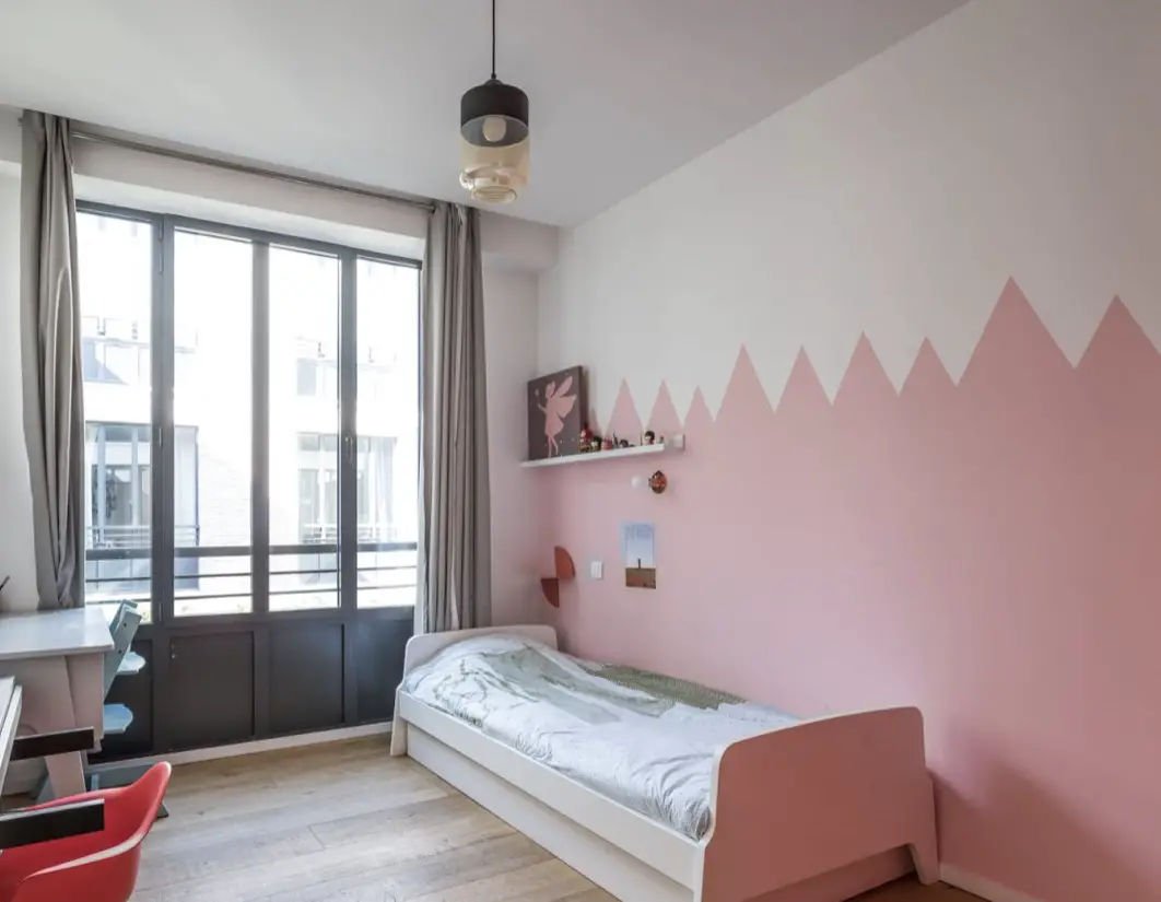 巴黎彩色家庭公寓设计-9