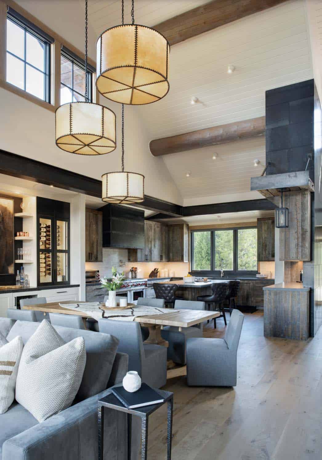 A rustic modern mountain cabin was beautifully reimagined in Big Sky, Montana-8