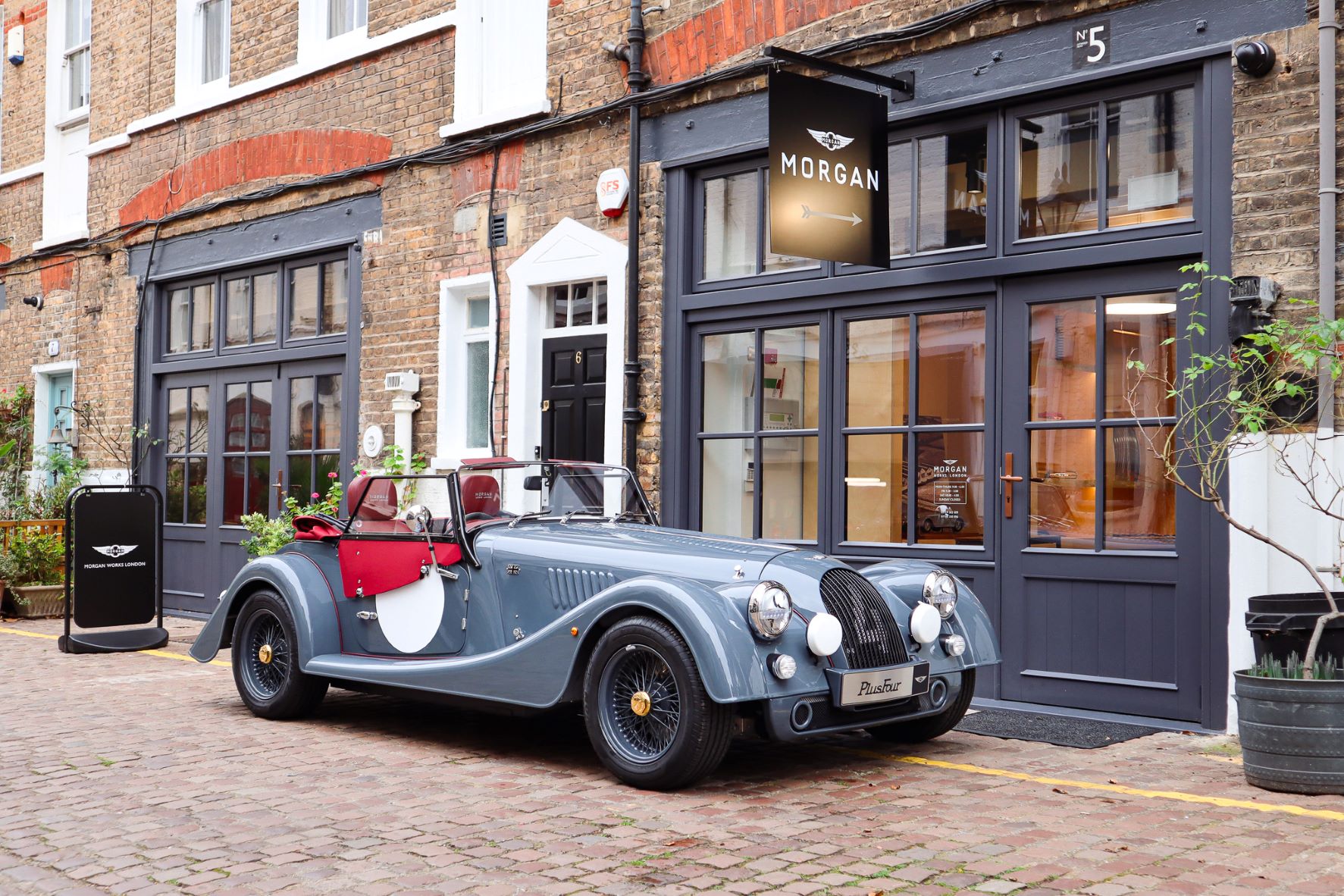 摩根汽车伦敦旗舰店丨英国伦敦丨Hewitt Studios LLP-8