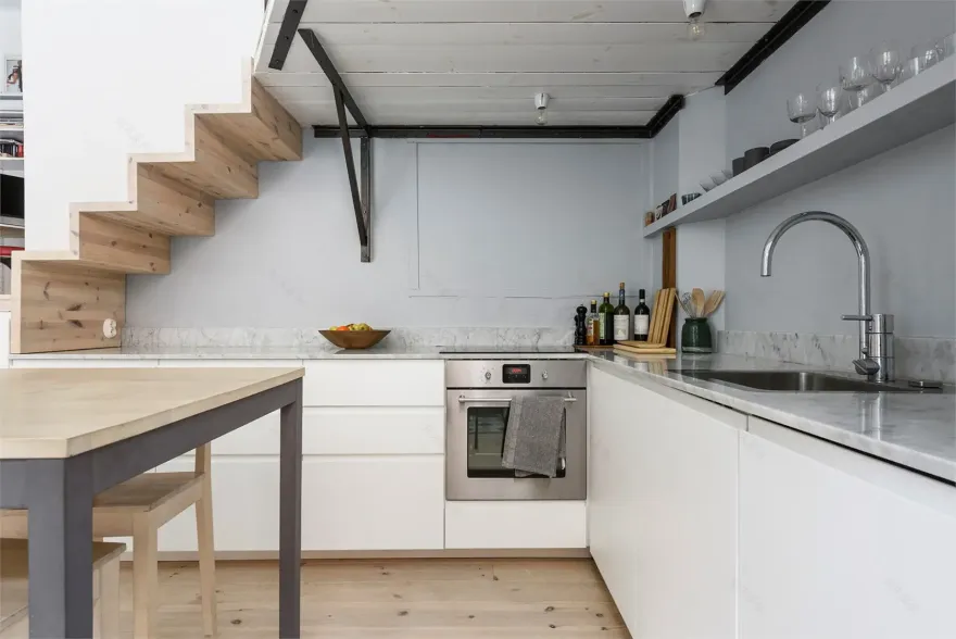 瑞典斯德哥尔摩 54m2 优化一居室,带阁楼卧室和私人花园-6