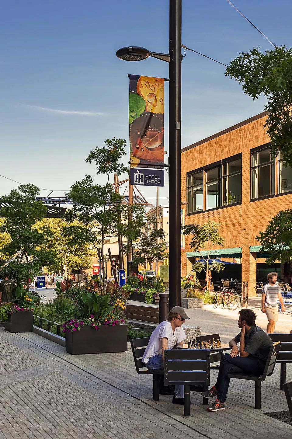 纽约伊萨卡公共空间改造 | 绿意盎然的活力中心-28