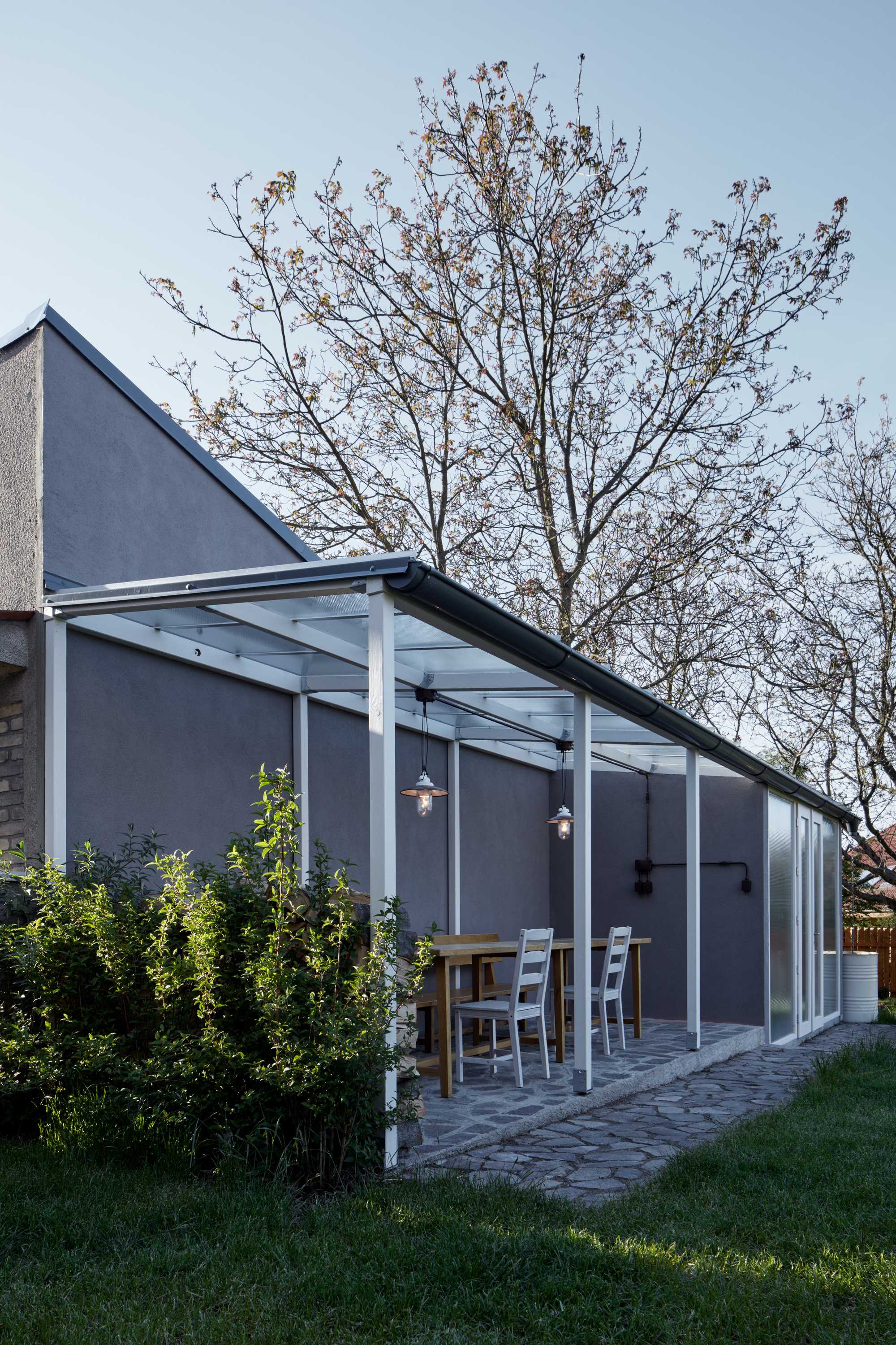 house by the forrest-16