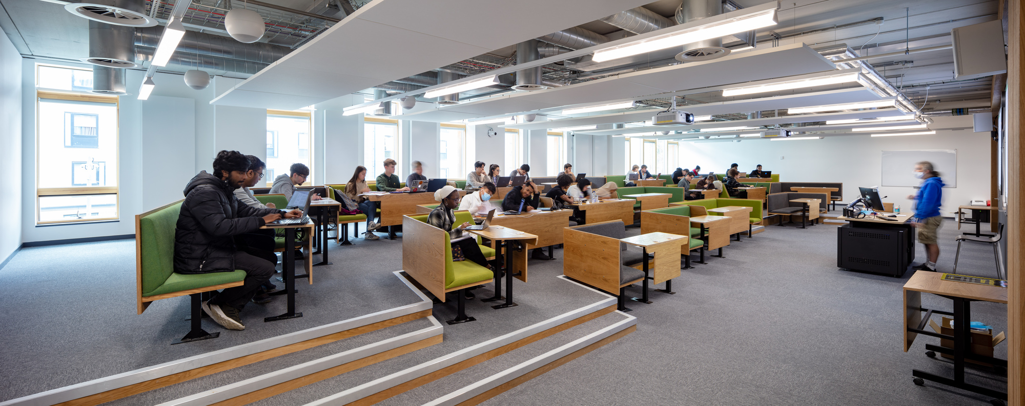 英国布里斯托大学工程学院丨AHR-30