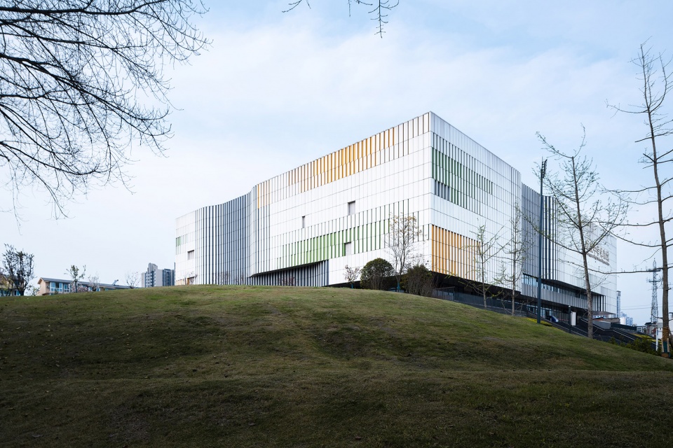 龙泉中学体育馆 | 高效利用空间的多功能设计典范-21