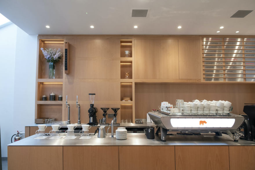 伦敦 Kiss the Hippo 咖啡馆 | 极简设计,原木温馨-9