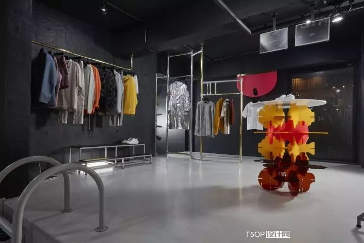 汉城Customellow黑色男装空间设计-6