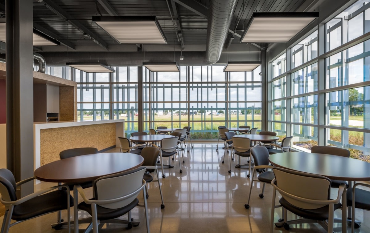 德州科技大学现代化培训中心丨美国德克萨斯丨RDLR Architects-11