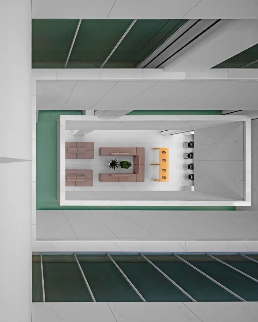 以空间色彩组织流线的市民中心设计-20