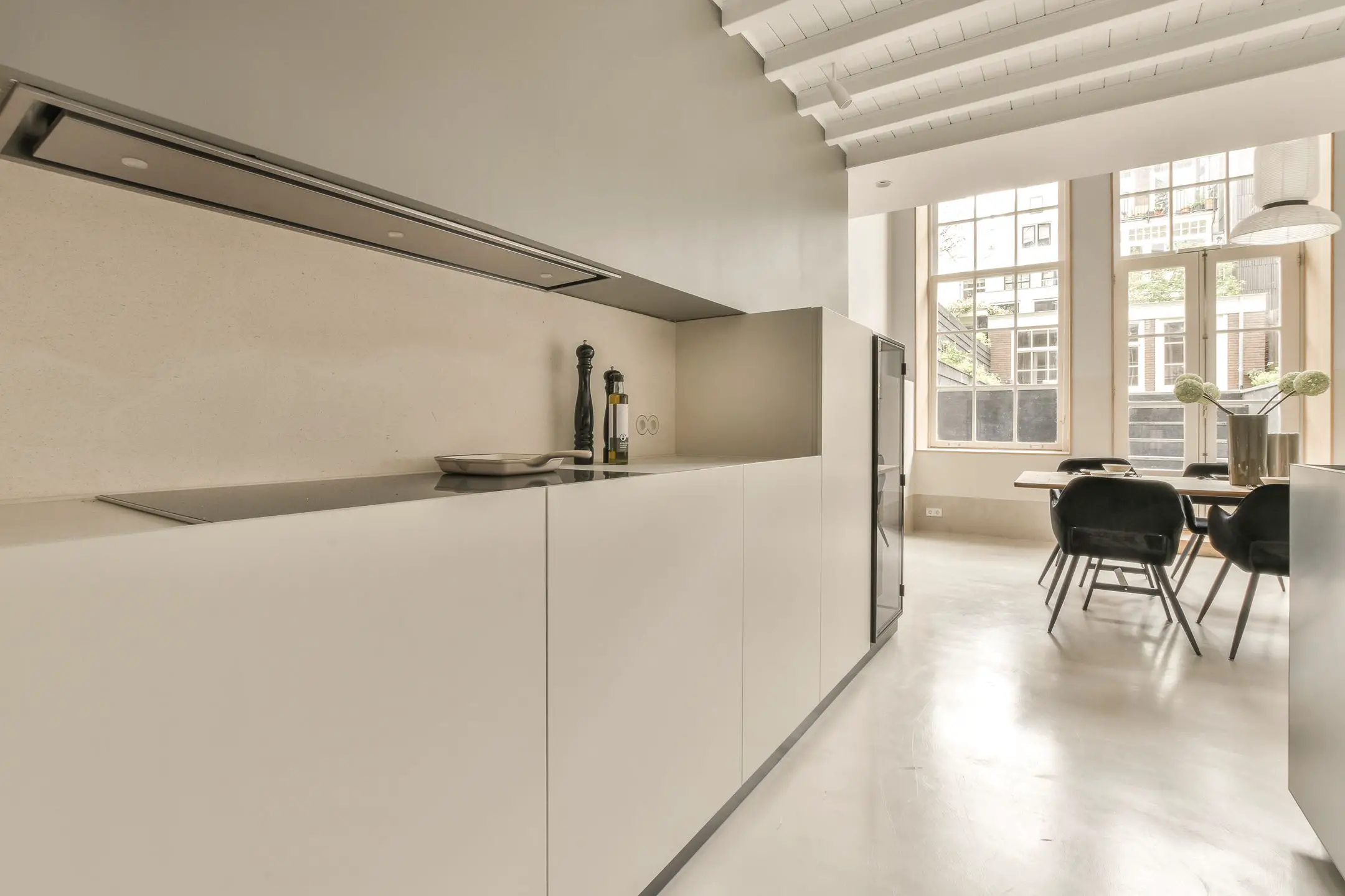 阿姆斯特丹复古多层住宅，黑灰设计诠释日式美学-6