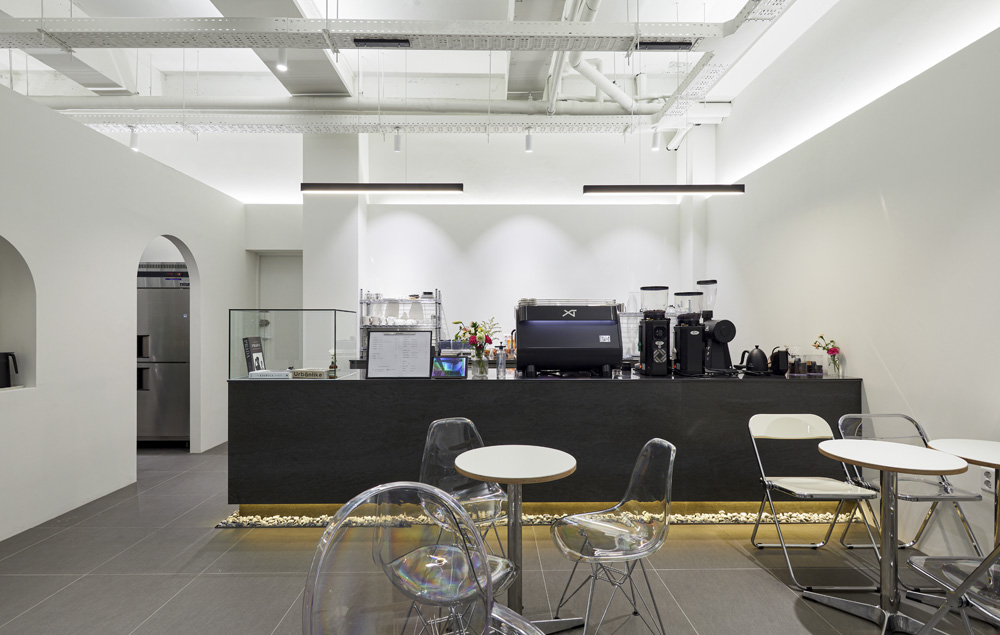 21 平现代黑白风格咖啡厅设计-5