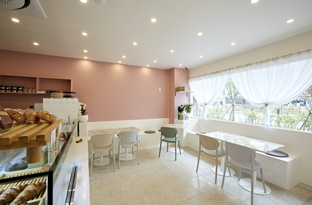 粉色点睛，十平米咖啡小店萌趣空间-6