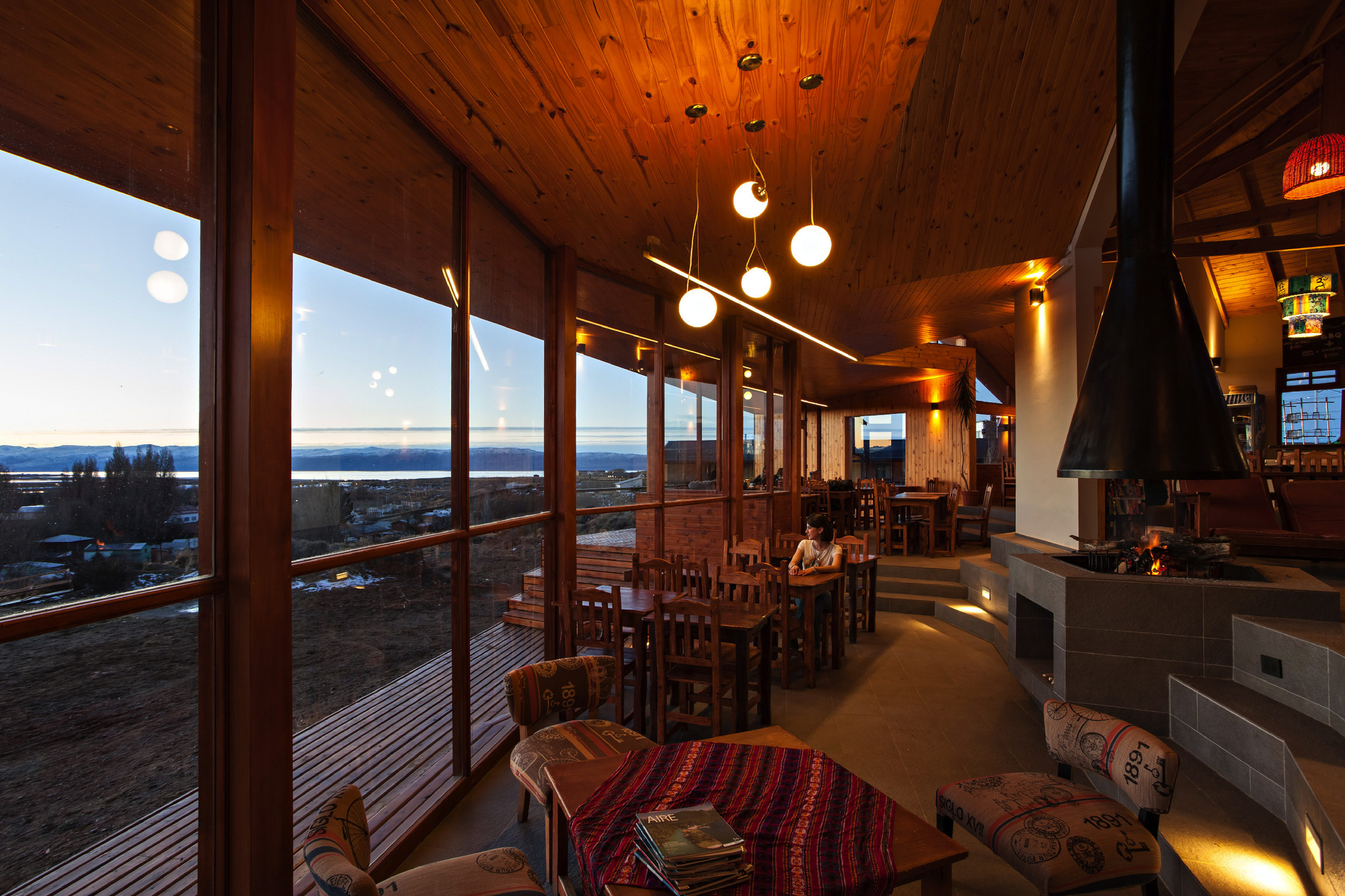 Calafate Hostel / Hauser Oficina de Arquitectura-23