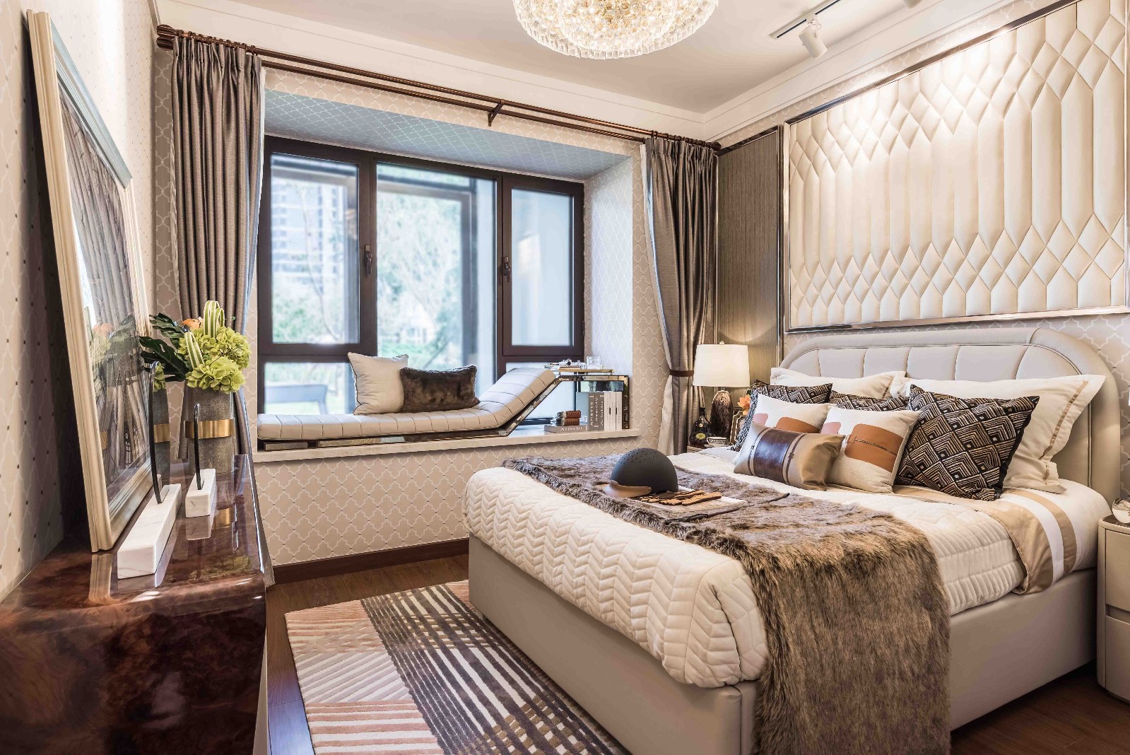 赵三雨观致设计丨青岛奥园首府壹号港式样板间  观致装饰设计-4