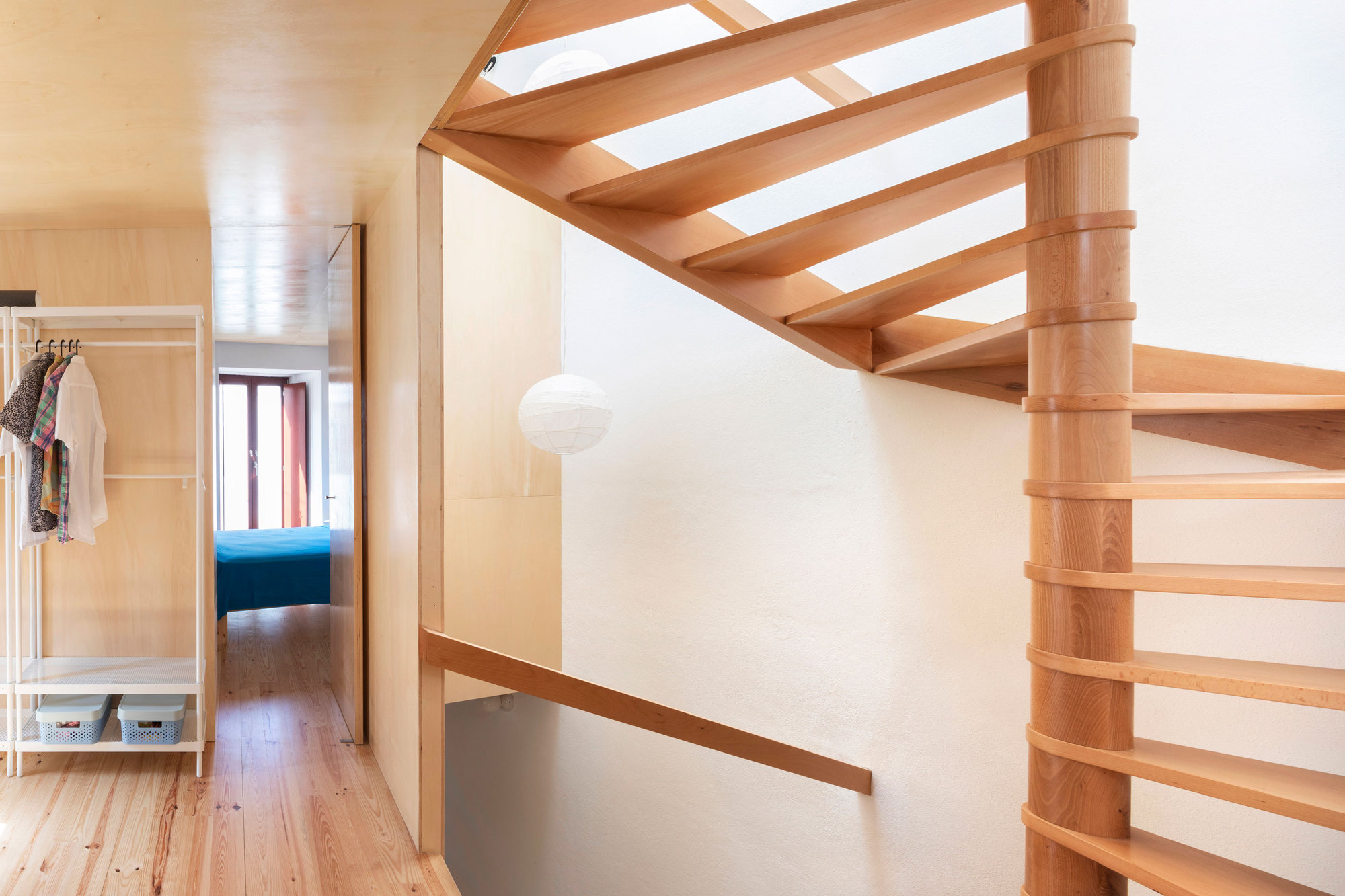 葡萄牙历史小镇中的跨洋重建公寓-20