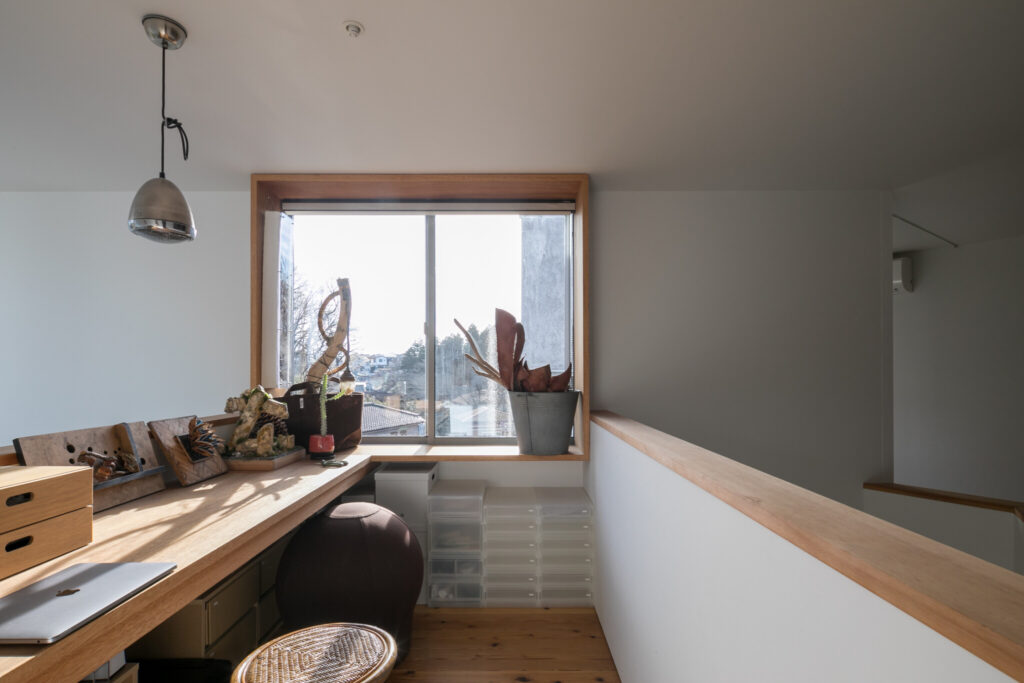 高台から緑豊かな公園を望む　緑の専門家夫妻が建てた 星型の実験住宅 | Green | 100%LiFE-20